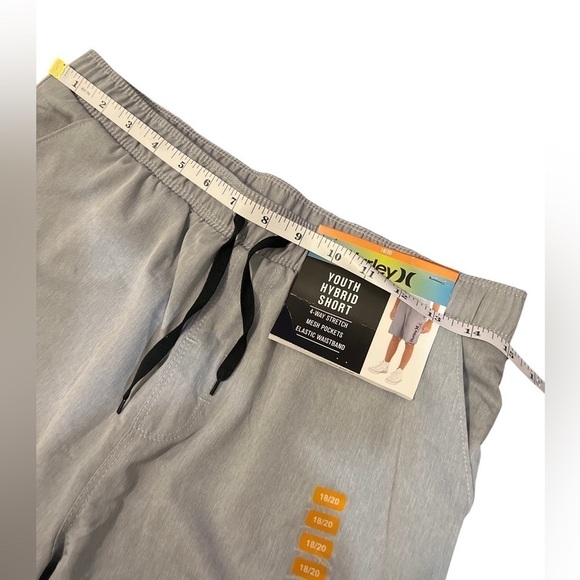 Hurley Grey Gray Youth Hybrid Short 4-Way Stretch Size 18/20. - Picture 10 of 12